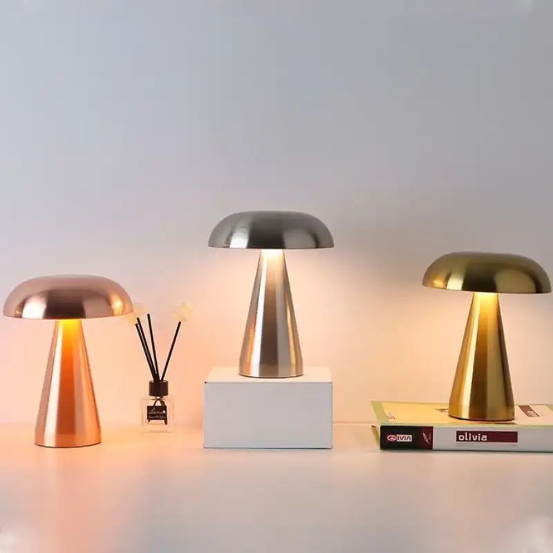 Pilzlampe im Flowerpot-Design | Kabellose LED-Tischleuchte